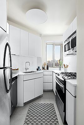 5th image of 505 E 14th St APT 11F