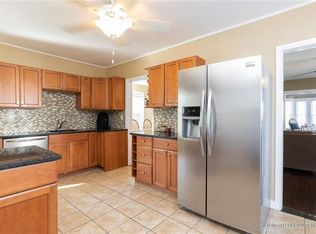 11 W Myrtle St, Biddeford, ME 04005