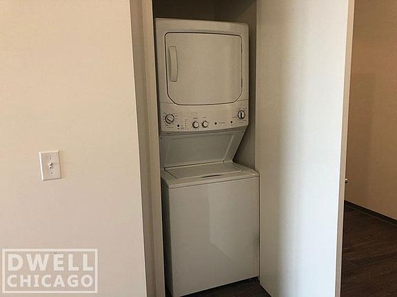 4th image of 2350 N California Ave #1