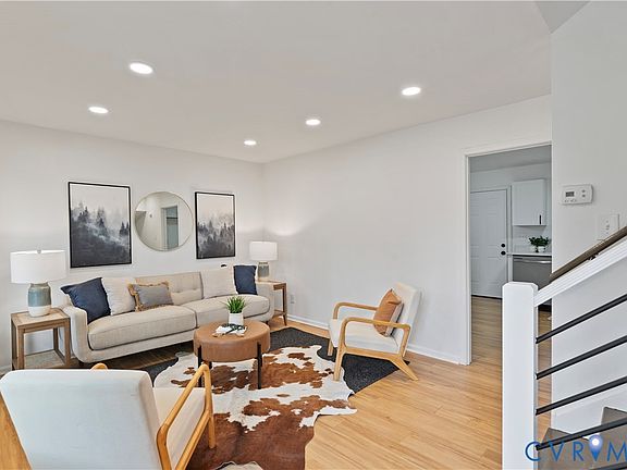3rd image of 3257 Gordon Dr
