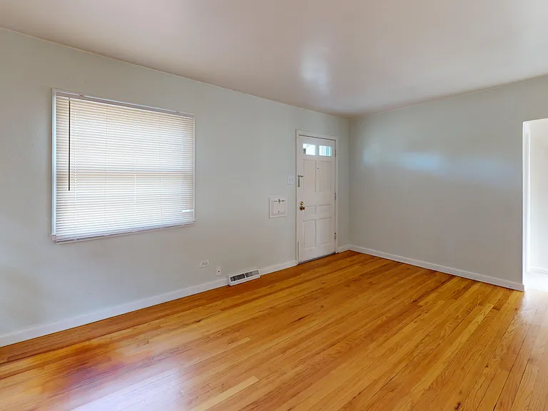 2525 S Clayton St — Photo 23