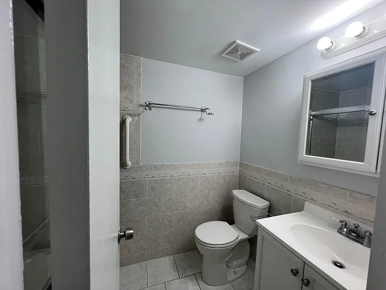 2202 Castle Rock Sq #2B — Photo 10