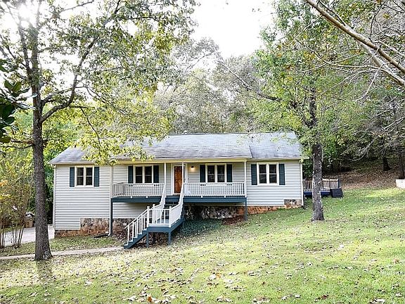 2nd image of 204 Valley Brook Dr
