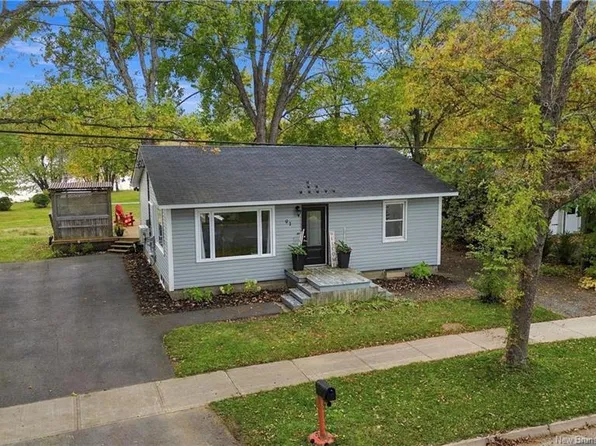 91 Ross Ter, Fredericton, NB E3A 8E5