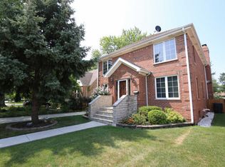 1906 Canfield Rd, Park Ridge, IL 60068