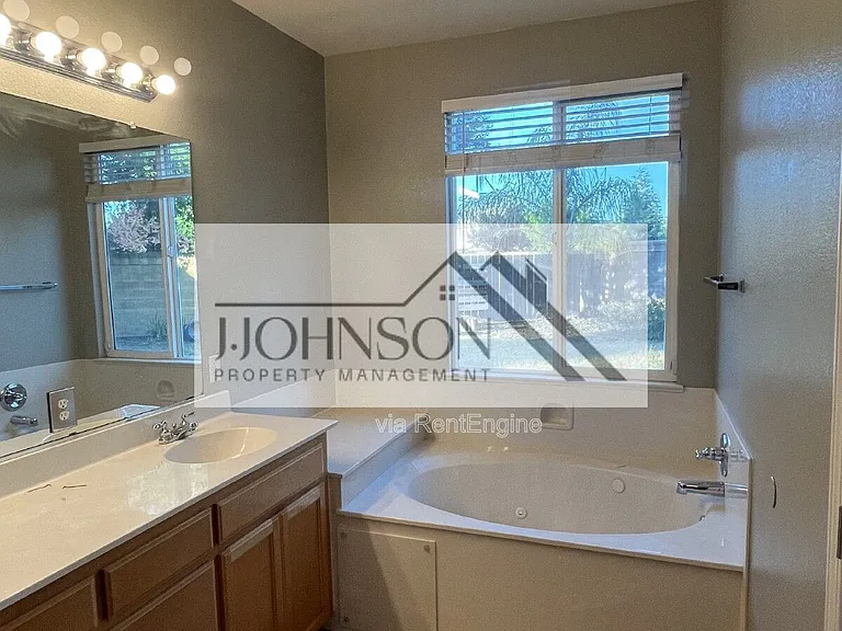 969 Monarch Ct — Photo 6