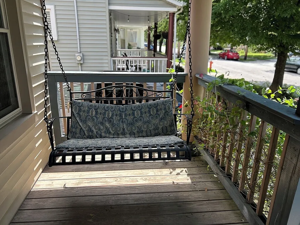 2 bed, 2100 sqft, $1,700 — Photo 4