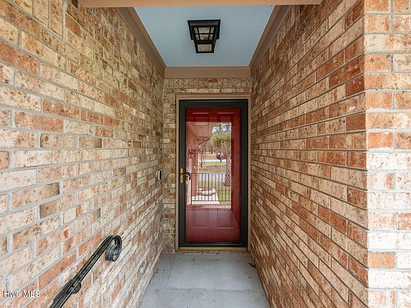 4th image of 1003 Coral Reef Drive