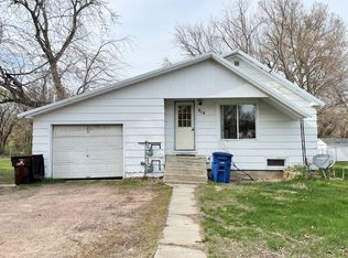 814 W Hanson Ave #2, Mitchell, SD 57301