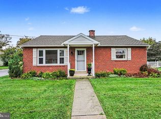 140 Peach Ave, Hershey, PA 17033