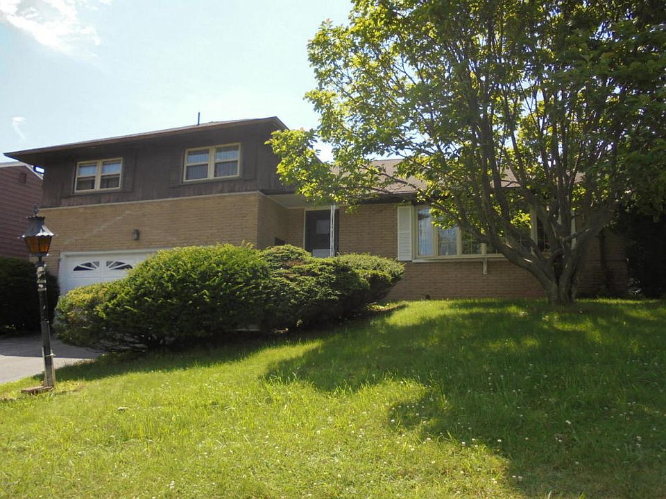 2nd image of 89 Taft St