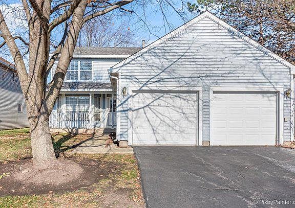 2nd image of 1860 Isle Royal Ln