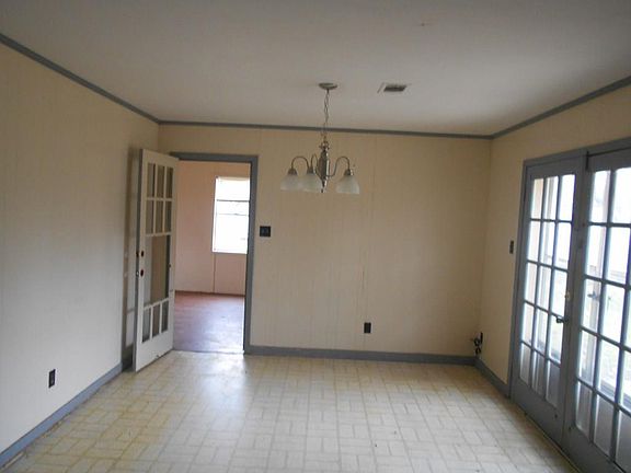 4th image of 205 Patricia Dr