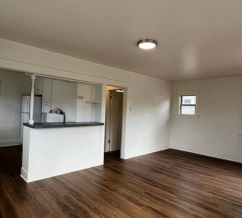 5th image of 464 Walnut Ave APT 5