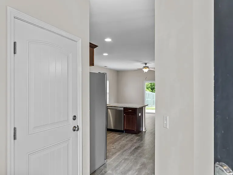 147 Ainsdale Dr — Photo 4