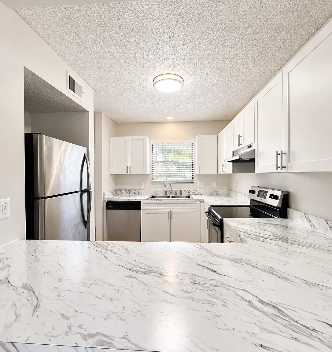 3 bed, 1300 sqft, $1,840 — Photo 1