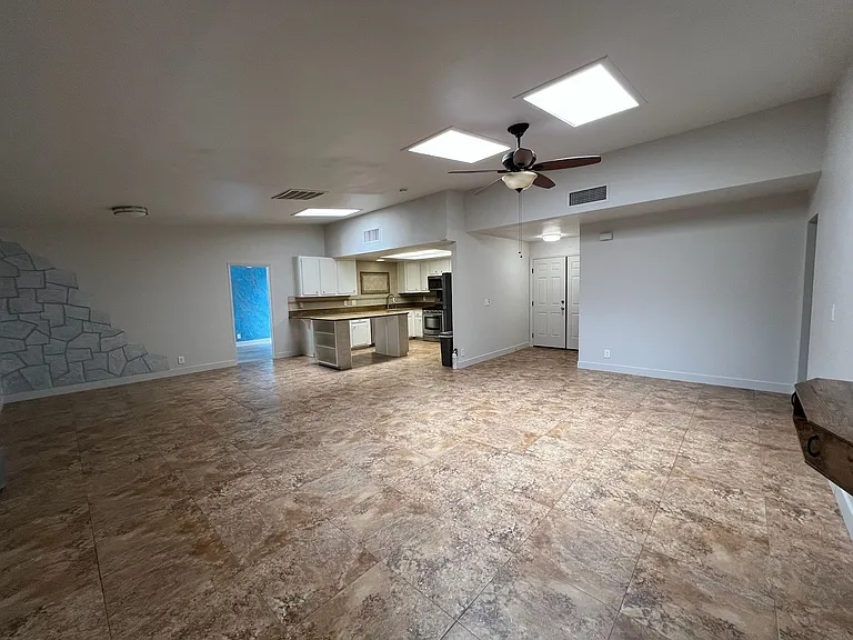 6247 Katella Ave — Photo 6
