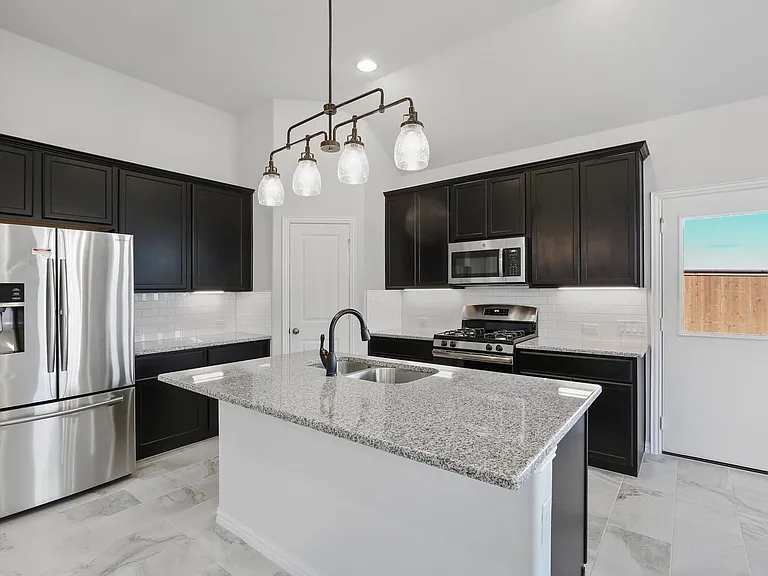 912 Slate Ln — Photo 20