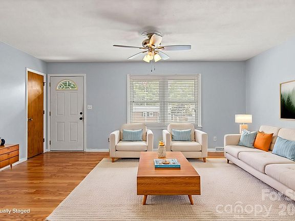 3rd image of 307 Somerset Dr