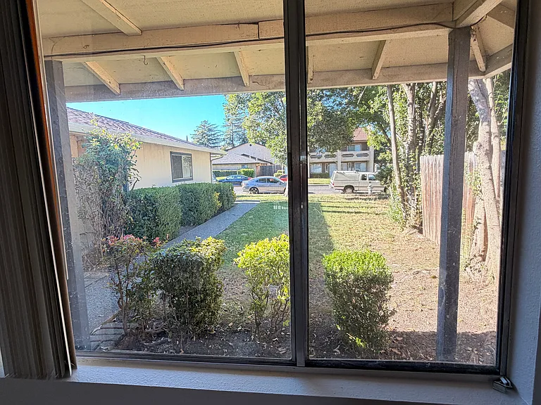 541 Pacific Ave — Photo 4
