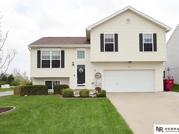 11214 Hanover St, Omaha, NE 68142