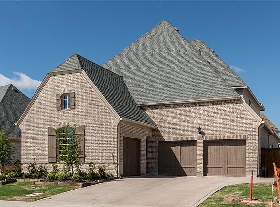3rd image of 2628 Fountain Dr