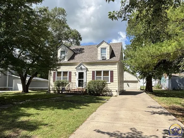 19 Cedar St, Cottonwood Falls, KS 66845