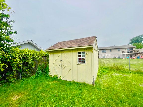 5th image of 3043 Mallory St
