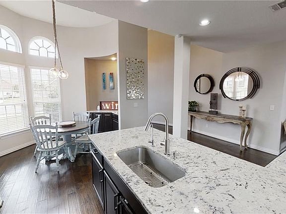 4th image of 361 Tangerine Dr