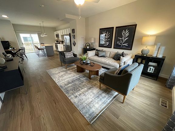 5th image of 8916 Archer Ave #3N