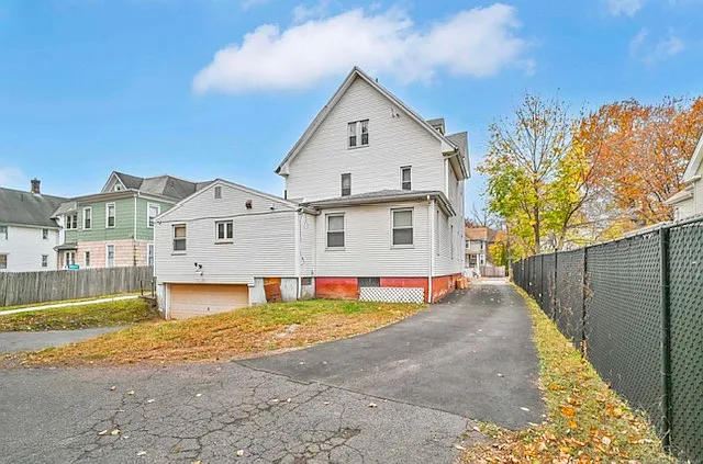 48 S Burritt St #2 — Photo 3