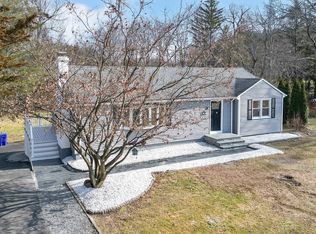 76 Woodland Ave, Bloomfield, CT 06002