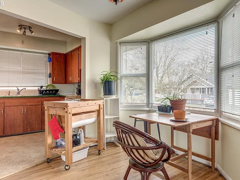 1506 N Watts St — Photo 3