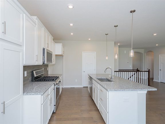 4th image of 1410 Poplartree Pl