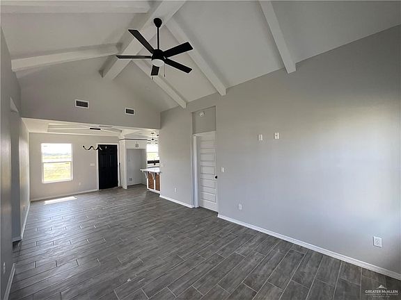 5th image of 2360 Victoria Dr