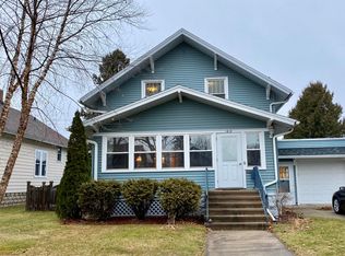 1612 16th Ave, Menominee, MI 49858