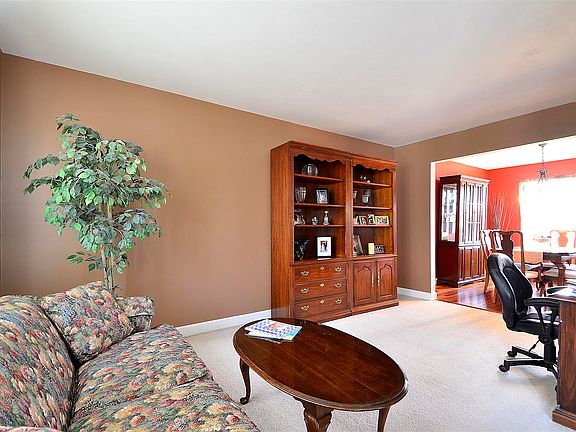 3rd image of 2099 Foxtail Dr