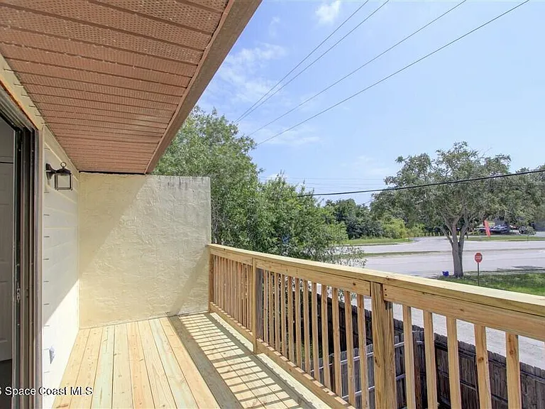 283 E Towne Pl — Photo 21