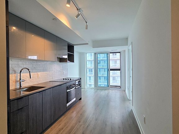 2nd image of 252 Church St #5009