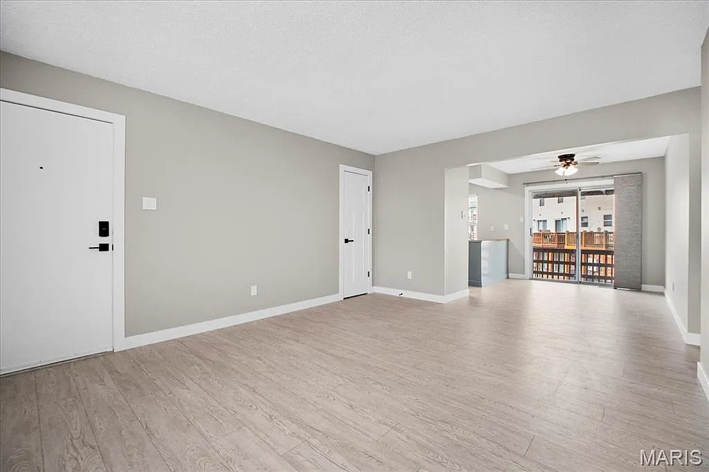 2 bed, 888 sqft, $1,525 — Photo 4