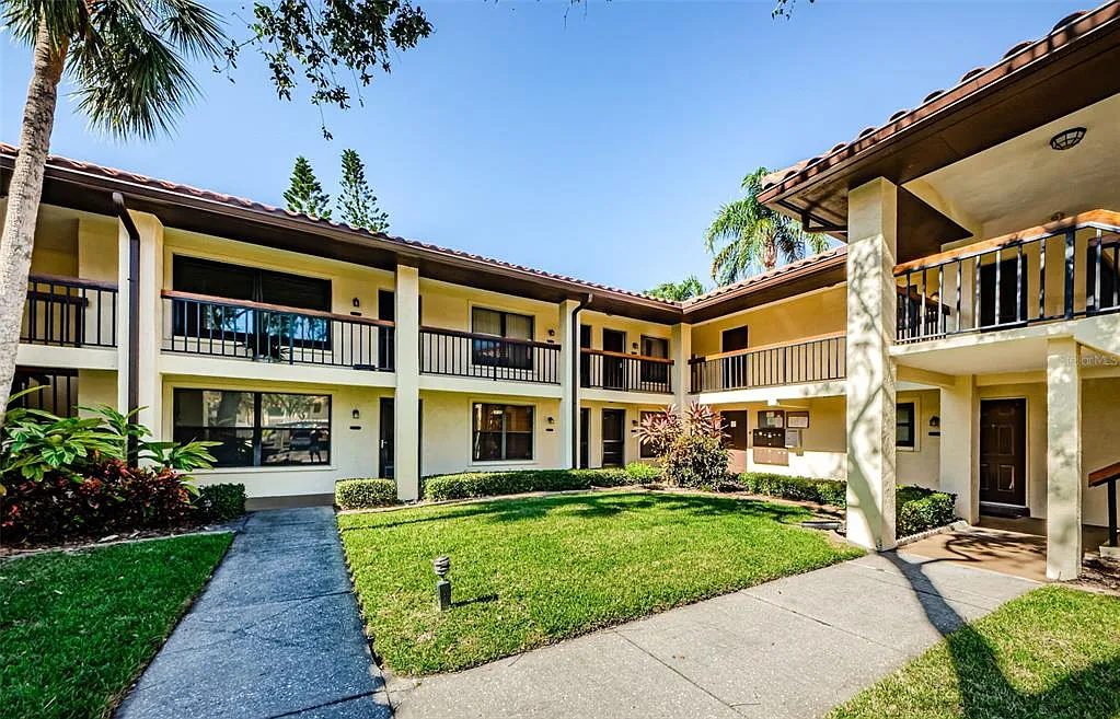 1 bed, 1.5 bath, 750 sqft, $1,750 — Photo 1