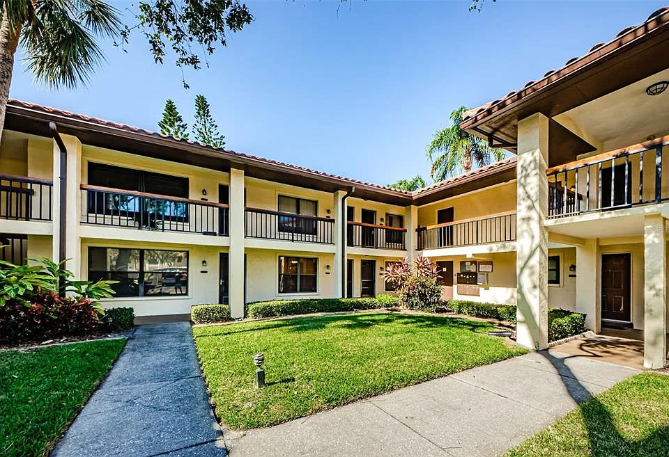 2112 Hammock Pine Blvd #2112