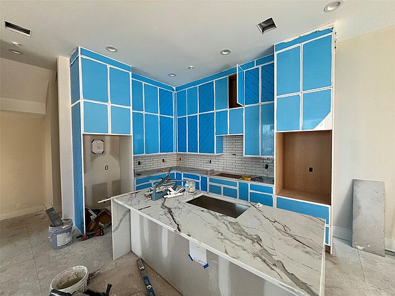 3rd image of 5821 Winsome Ln
