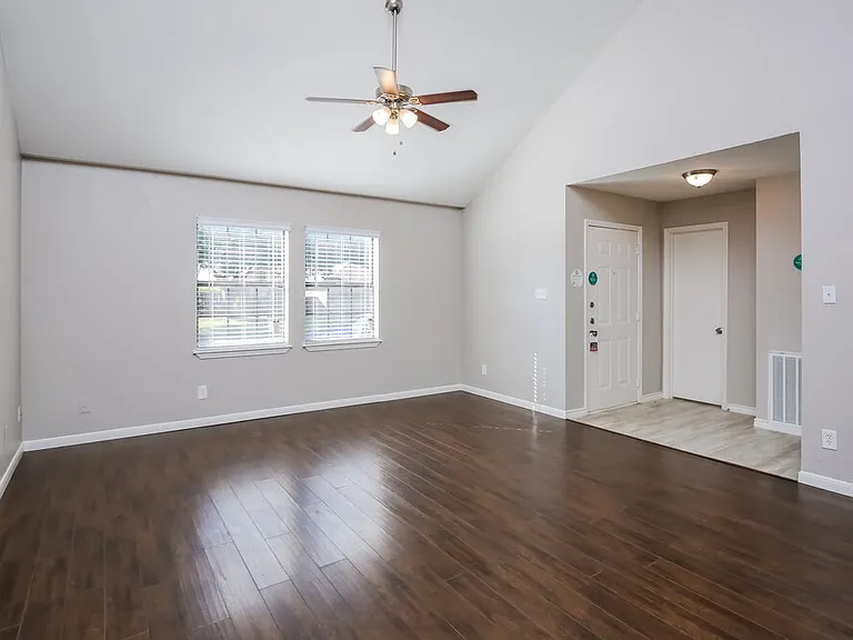 3725 Whitefern Dr — Photo 4