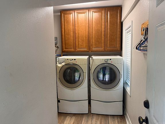 5th image of 207 Spring St