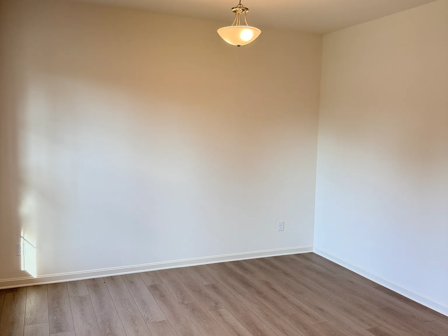 5 bed, 2457 sqft, $2,749 — Photo 2