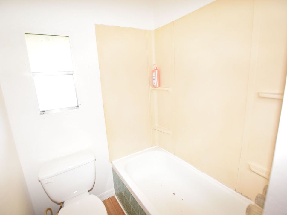 1st image of 810 Gee Creek Ct