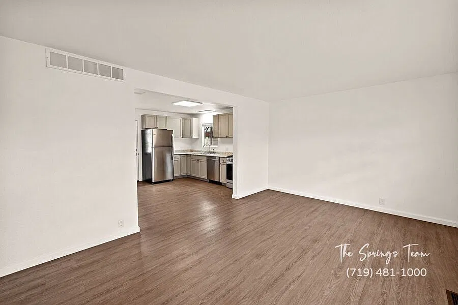 Newly Remodeled 3 Bedroom Rancher In Stratton Meadows — Photo 3