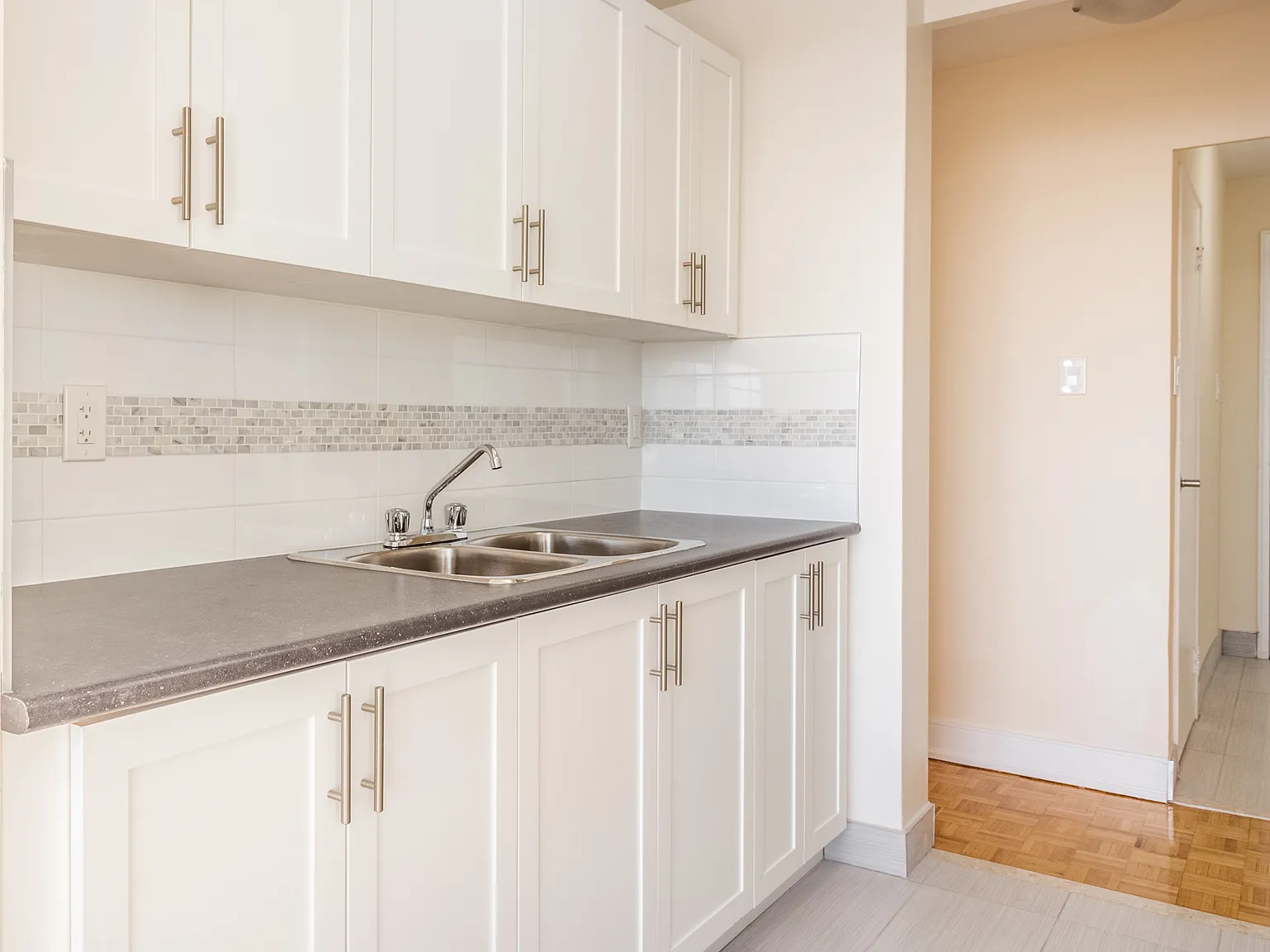 135 Fenelon Drive Toronto — Photo 1
