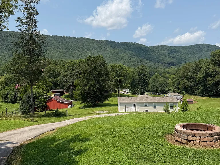 204 Aspen Dr — Photo 8
